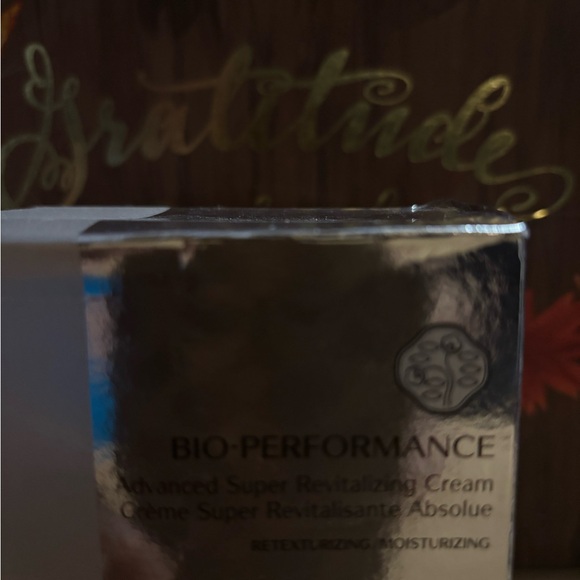 Shiseido Bio-Performance Advanced Cream in Gold Packaging - Picture 4 of 11